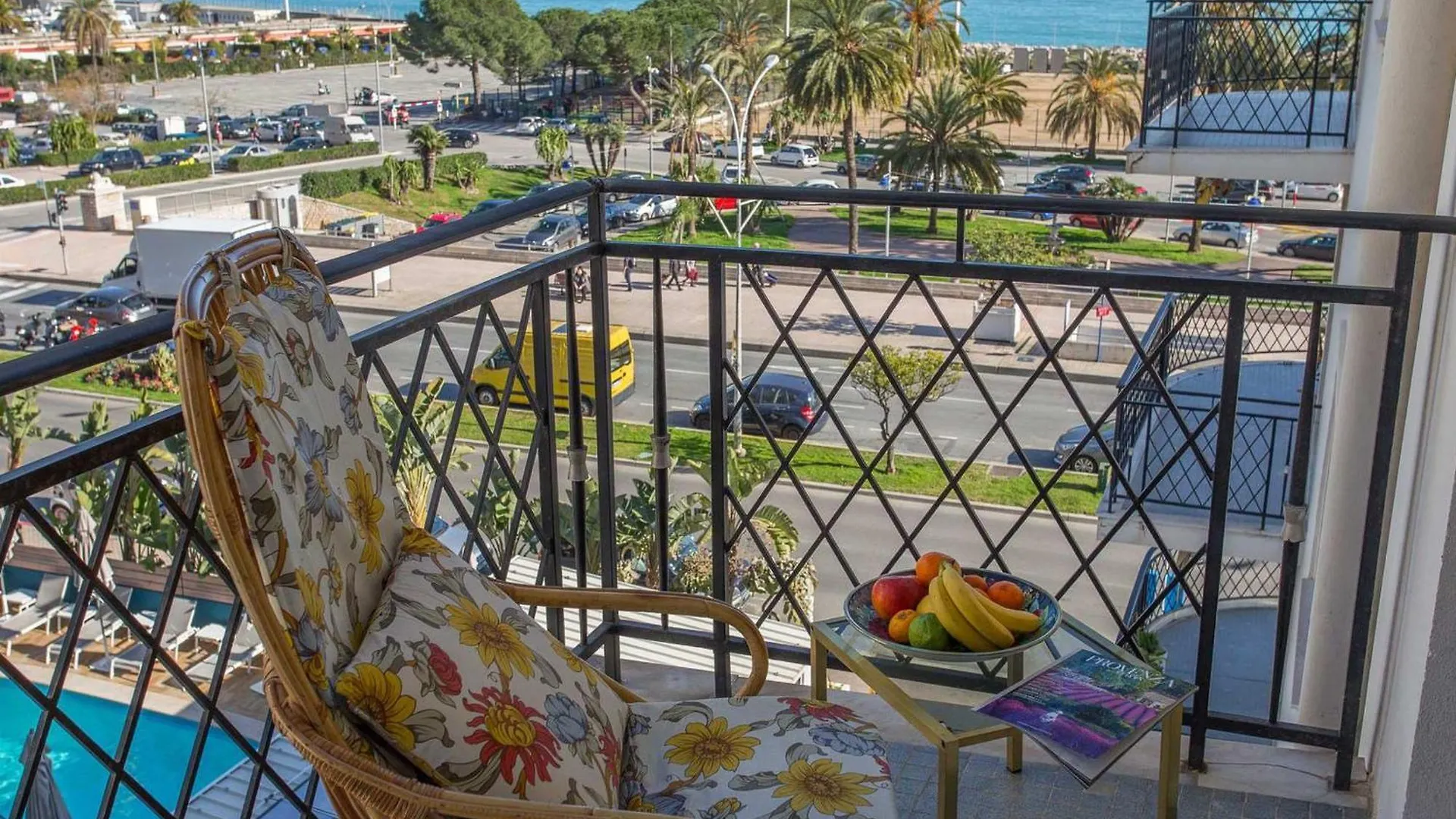 Charmant 2P Avec Terrasse, Proche Des Plages Et Du Centre De Menton - Fr-1-196-160
